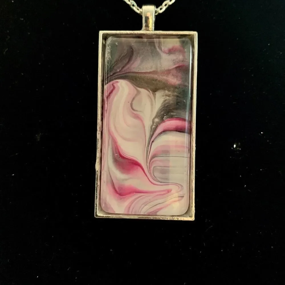 HAND PAINTED GLASS CABOCHON PENDANT NECKLACE‎